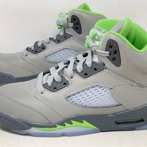 AIR JORDAN 5 RETRO GREEN BEAN 2022 SIZE 4Y, 5.5 WOMENS. NEW, 100% AUTHENTIC!